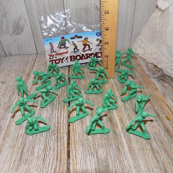 The Original AJs Toy Boarders Plastic Figure opened package - Picture 4 of 7